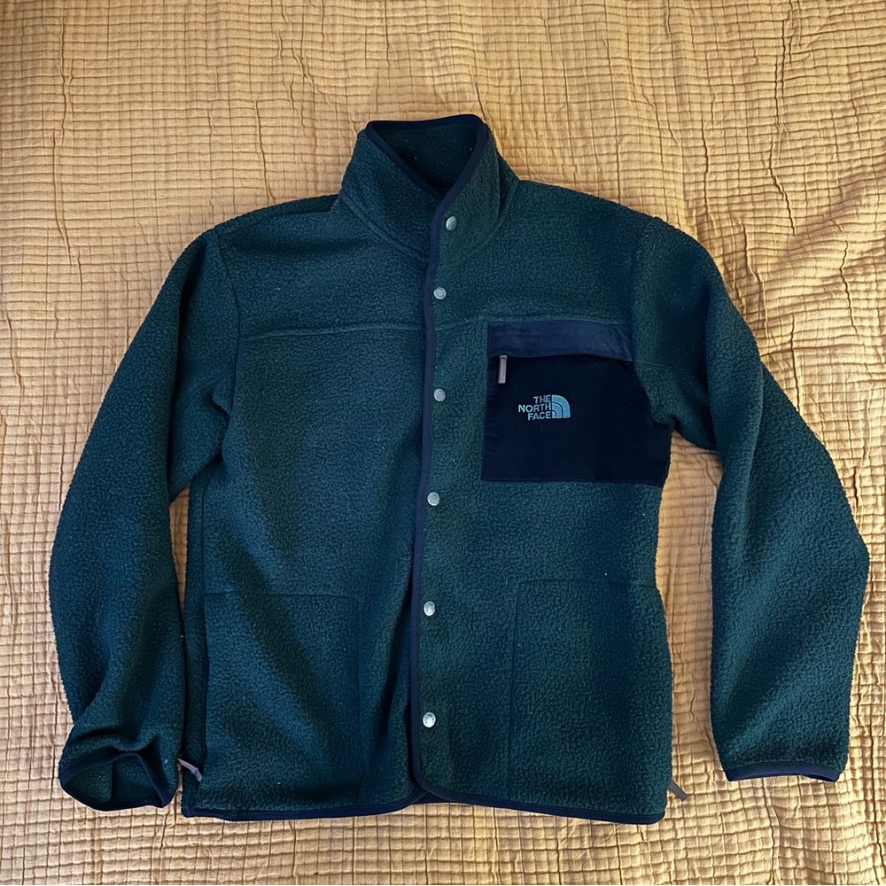 Cozy North Face Green Men's Fleece Jacket